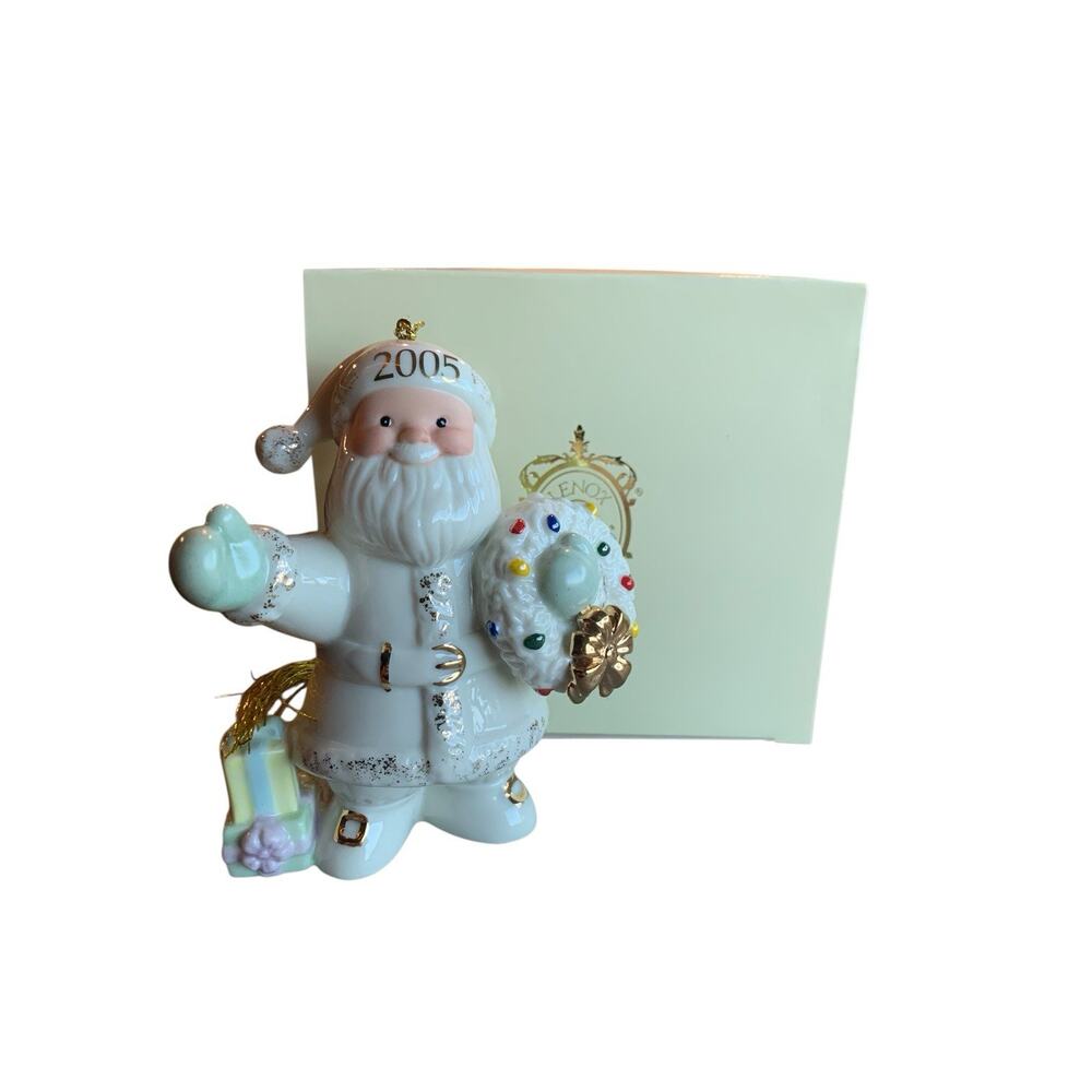 Lenox Annual Santa Ornament 2005 Greetings From Santa Holding Wreath With Box